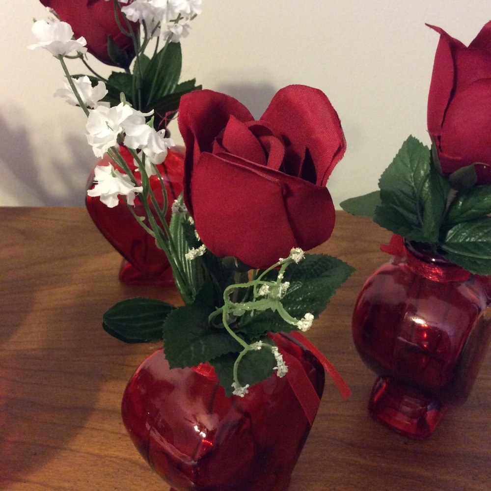 6 Small Heart Vases - Picture 4 of 8
